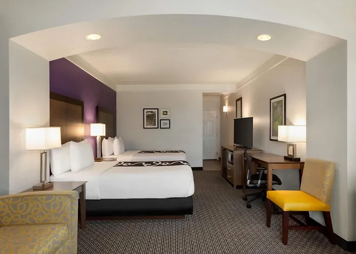 La Quinta By Wyndham Arlington North 6 Flags Dr